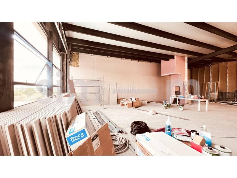 Foto 8ba82eb6-2a04-49a3-b7e3-1b7f89d0e731. Miete büro in Nord Vic