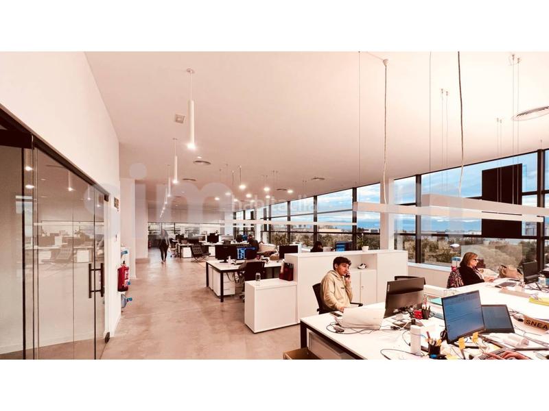 Foto bacbfd82-6b8b-46a3-97f4-f5f90d435148. Miete büro in Nord Vic