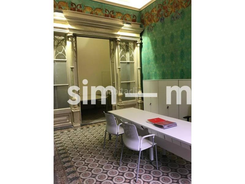 Foto acb9e158-c96d-4a08-bc68-700c1f8f0de6. Lloguer local comercial a Centre Vic