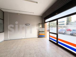 Location Local commercial  Carretera de roda. Local en alquiler  zona hospital general