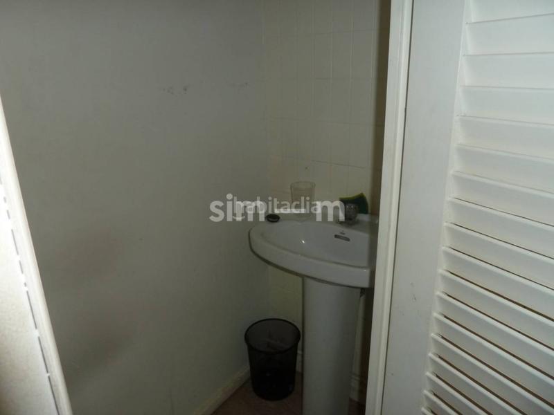 Foto c8238127-c497-46e3-b56e-a20cdf7261db. Alquiler local comercial en argenters 18 local de alquiler zona centro en Vic