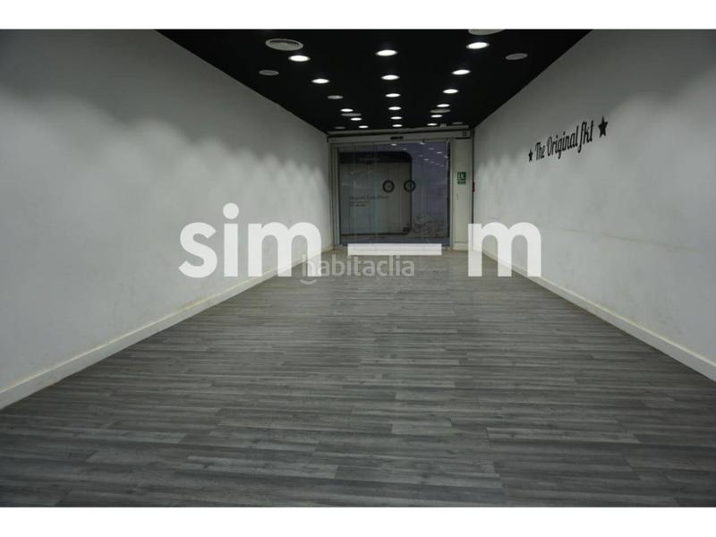 Foto 3577f276-3356-428c-84b3-666701483815. Lloguer local comercial a argenters 18 a Centre Vic