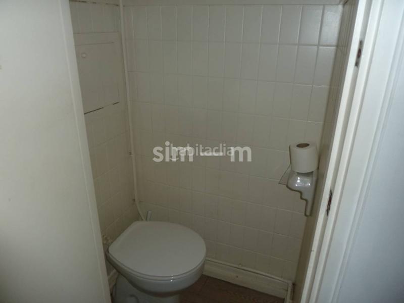 Foto 812827b7-1316-4ed5-9b55-ff21bac478f6. Lloguer local comercial a argenters 18 a Centre Vic