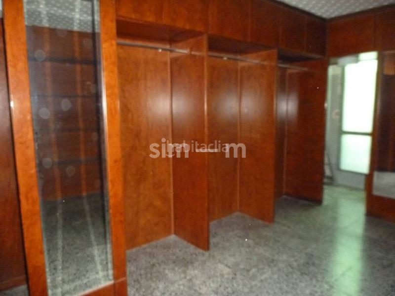 Foto e92ba5be-c24d-4c5f-aeb4-06a06fa9348f. Lloguer local comercial a argenters 18 a Centre Vic