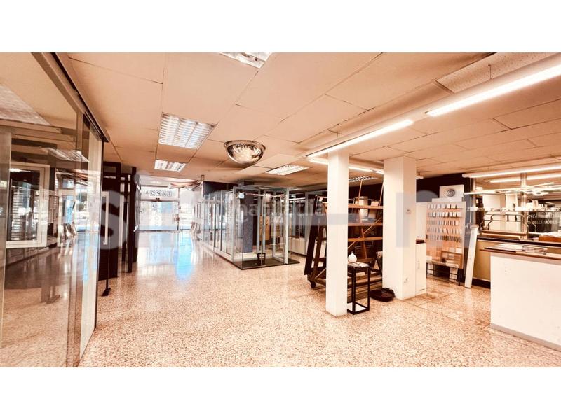 Foto 7e0a1926-003c-4303-96f8-d5e21bc9d8f9. Location local commercial dans doctor junyent 9 dans Vic