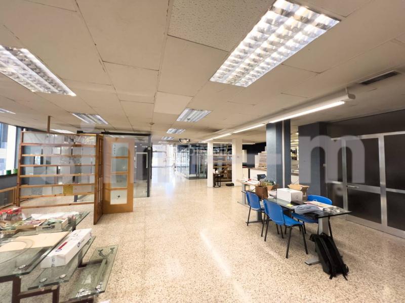 Foto 8b4dfa31-6162-4cd5-a755-0a602d3ac2d6. Location local commercial dans doctor junyent 9 dans Vic