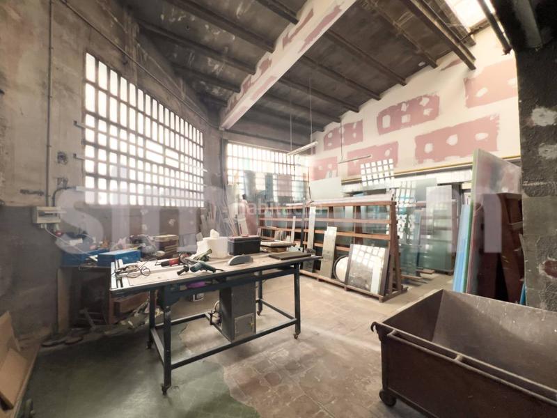 Foto 8ec3e64e-f67a-4189-a239-2d46ae9ee3cf. Rent business premise in doctor junyent 9 in Centre Vic