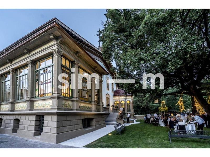 Foto 8a3e7ed3-f7ea-4a53-806a-d6518f5afbb6. Location local commercial dans Centre Vic