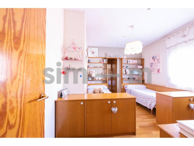 Foto d48c6d9a-208e-422c-93c9-d9b880552cc9. Duplex avec chauffage dans Manlleu