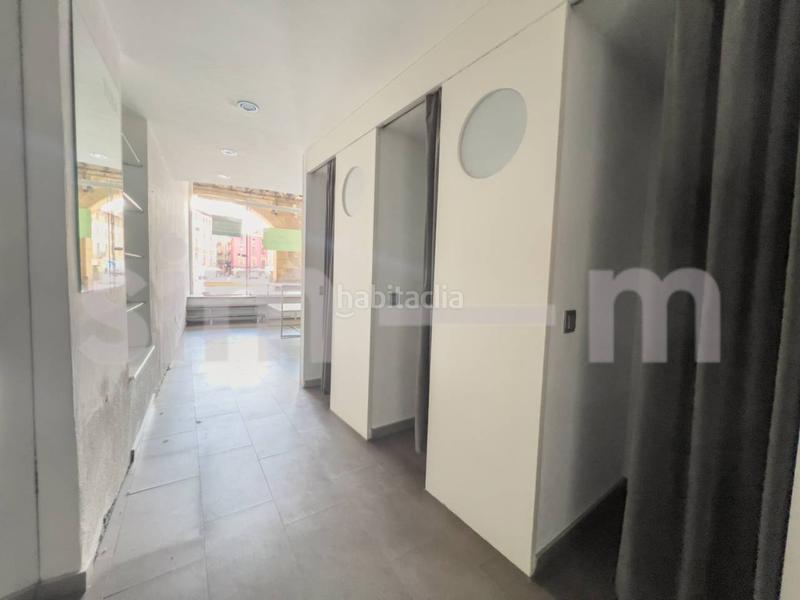 Foto 8c670f06-e1b7-4b23-8081-bd6b30cdc151. Alquiler local comercial  Centre històric en Vic