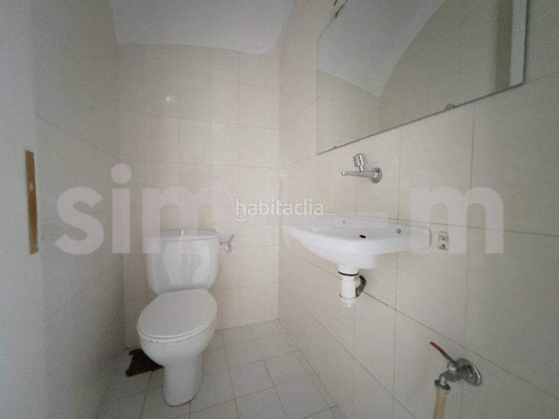 Foto ab71f846-c96b-48af-bf73-1c334c600083. Alquiler local comercial  Centre històric en Vic