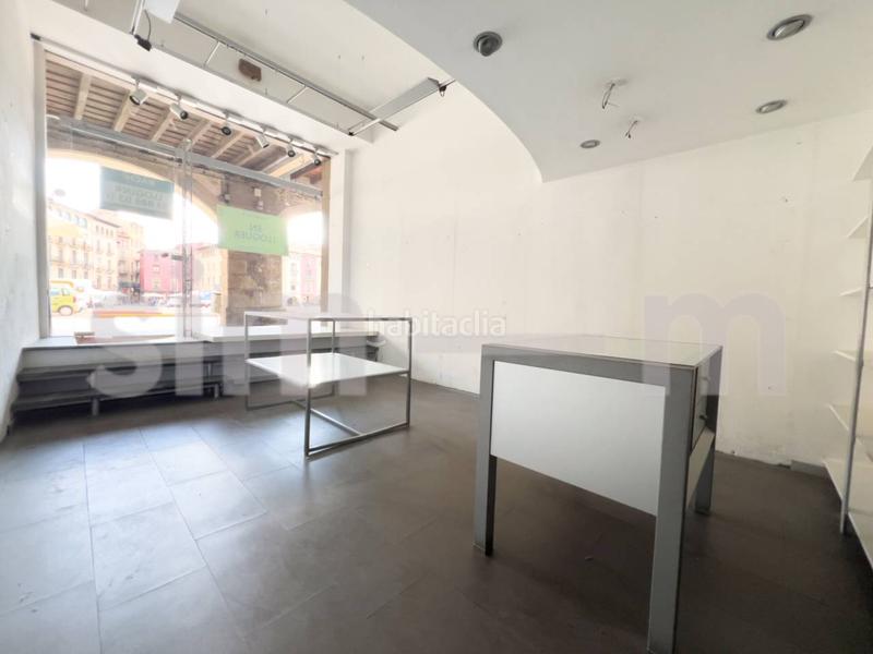 Foto b9a6612c-7ab4-474c-8127-8eb760b5639a. Alquiler local comercial  Centre històric en Vic