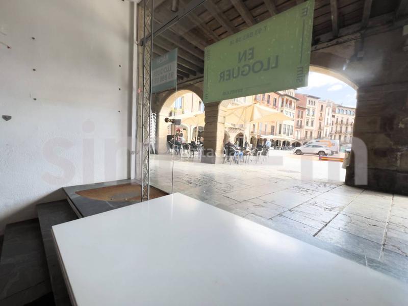 Foto 4ab8ae17-ac92-4646-9f52-ac8b9f3a1ac3. Lloguer local comercial a Centre Vic