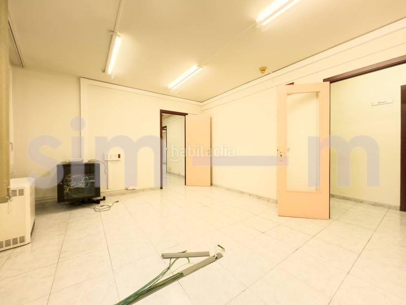 Foto 0fda1ea1-1230-4e41-bd4b-620878cfaa0b. Alquiler oficina en bisbe torras i bages 4 local en alquiler zona centro en Vic
