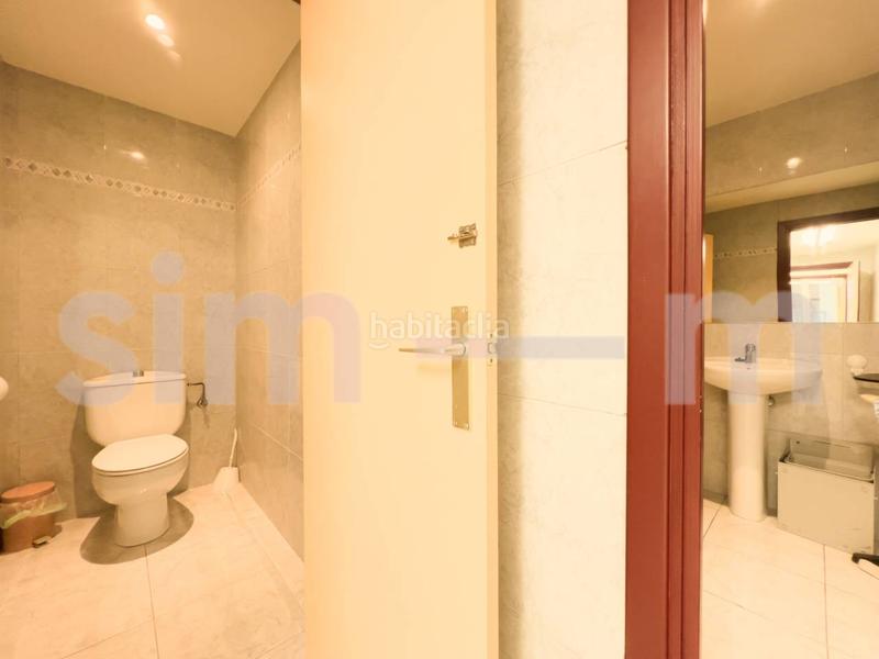 Foto 43a9fb10-0d8d-4fe9-9407-36e48980e35d. Alquiler oficina en bisbe torras i bages 4 local en alquiler zona centro en Vic