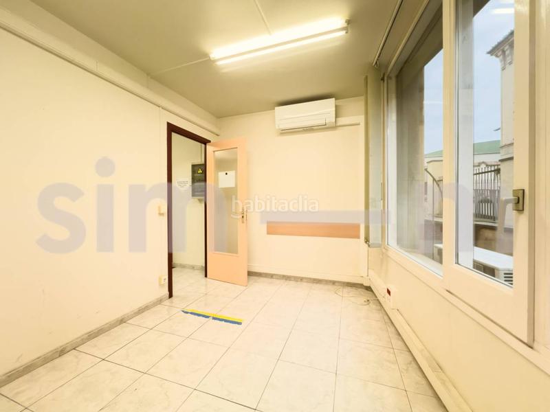Foto 45037c30-58b5-47cd-aede-7c203df96810. Alquiler oficina en bisbe torras i bages 4 local en alquiler zona centro en Vic