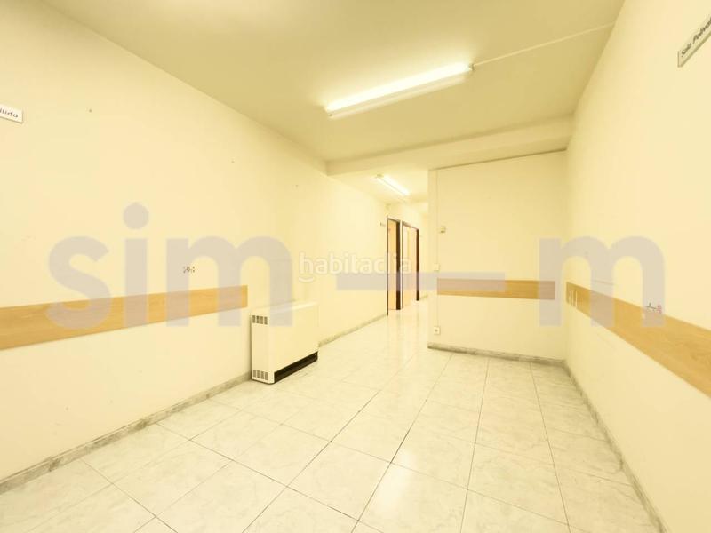 Foto 451f0cc9-4f92-4fea-ab2c-7774778321df. Alquiler oficina en bisbe torras i bages 4 local en alquiler zona centro en Vic