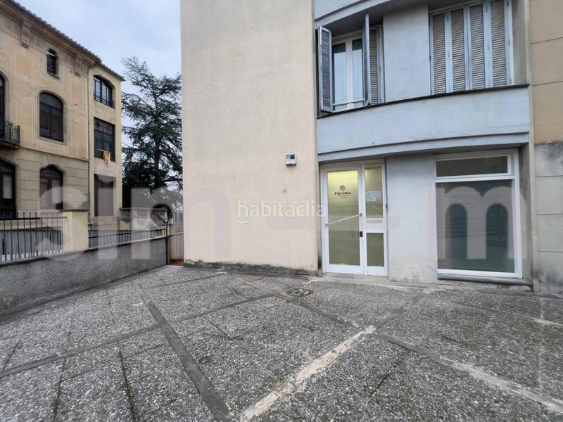 Foto 48c4ae22-f389-4fef-849e-f729ee3c29d6. Alquiler oficina en bisbe torras i bages 4 local en alquiler zona centro en Vic
