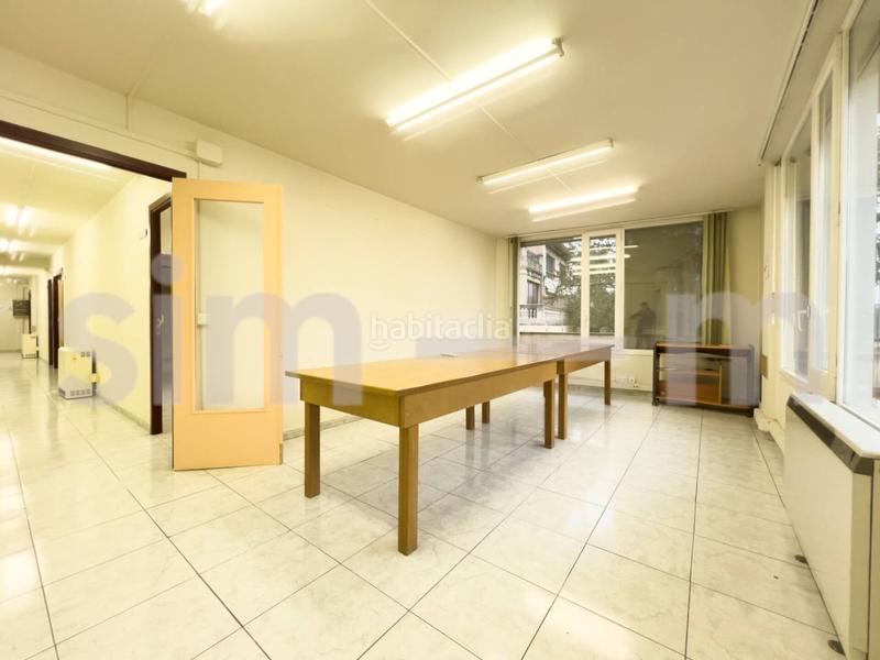 Foto a0105463-7a0e-43fa-9e7c-fa8c2a2d7667. Alquiler oficina en bisbe torras i bages 4 local en alquiler zona centro en Vic
