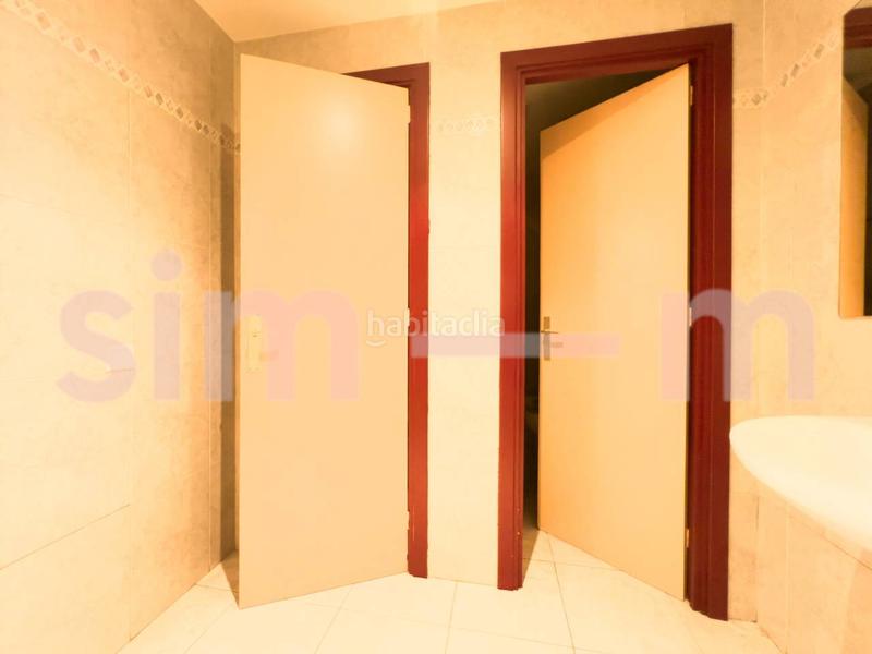 Foto a6f12a60-a62e-4161-ad6d-565c53bc6ef7. Alquiler oficina en bisbe torras i bages 4 local en alquiler zona centro en Vic