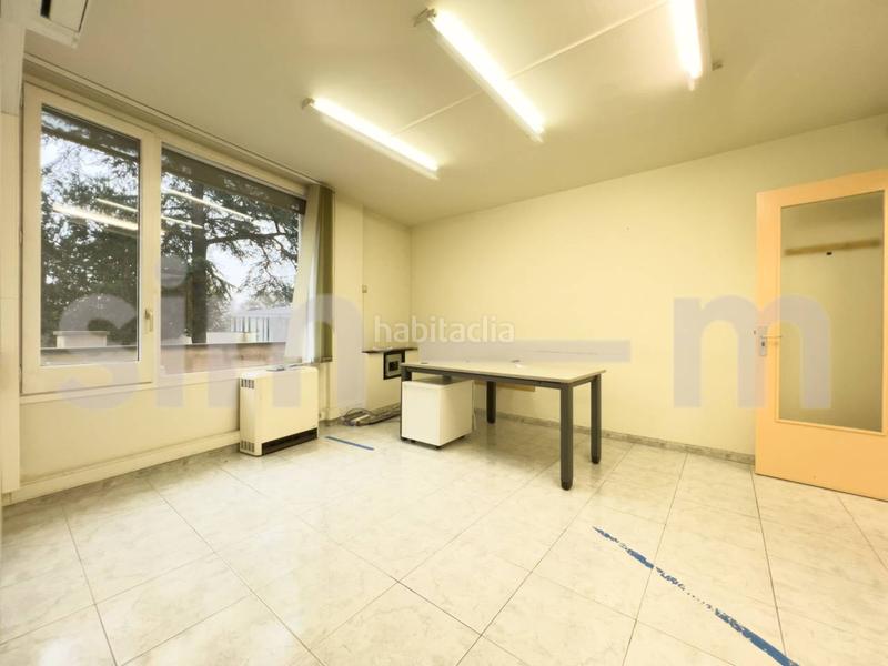Foto efe89900-c60d-4090-ad2c-76467f22d4df. Alquiler oficina en bisbe torras i bages 4 local en alquiler zona centro en Vic