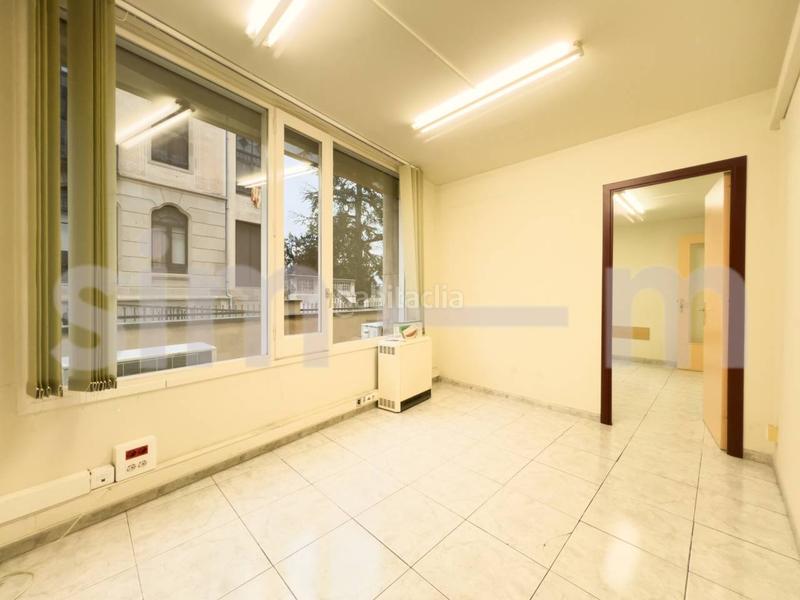 Foto 9d334bd5-a507-4a6f-bca5-126fa3d46673. Location bureau dans bisbe torras i bages 4 dans Centre Vic