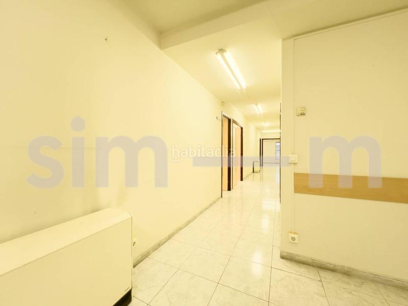 Foto 28e42825-363e-42c2-9a69-af701ed32a98. Rent office space in bisbe torras i bages 4 in Centre Vic
