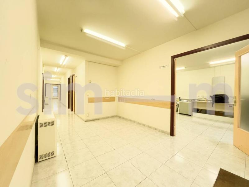 Foto 596c7c74-524e-4d83-a73d-199e6a94a54d. Rent office space in bisbe torras i bages 4 in Centre Vic