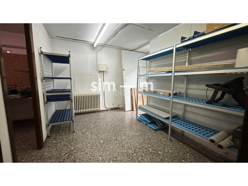 Foto fb618b77-de28-42ba-9045-b946fefb22c9. Miete büro in francesc camprodon 31 in Nord Vic
