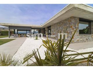Chalet in Tona. Torre en venta  zona de lourdes