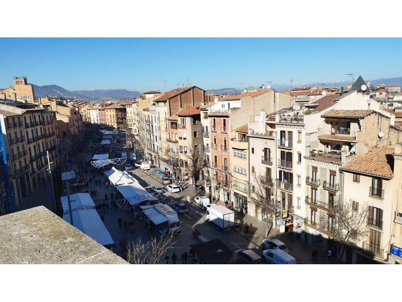 Foto bb46bc8c-9ecb-40cf-bef8-dc12fc9abd0a. Edificio  en venta zona centro en Centre Vic