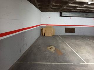 Aparcament cotxe a Bisbe torras i bages 1. Parking en venta  zona centro