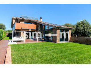 Chalet in Gurb. Casa en venta  zona el soler
