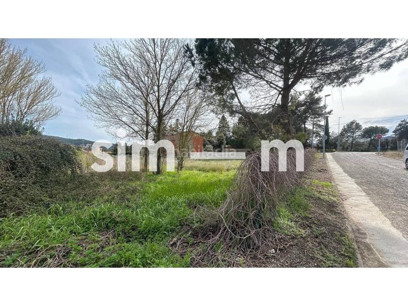 Foto 32d5c245-66dd-4c22-b797-8702a2bb0bde. Gewerbliches grundstück in Seva