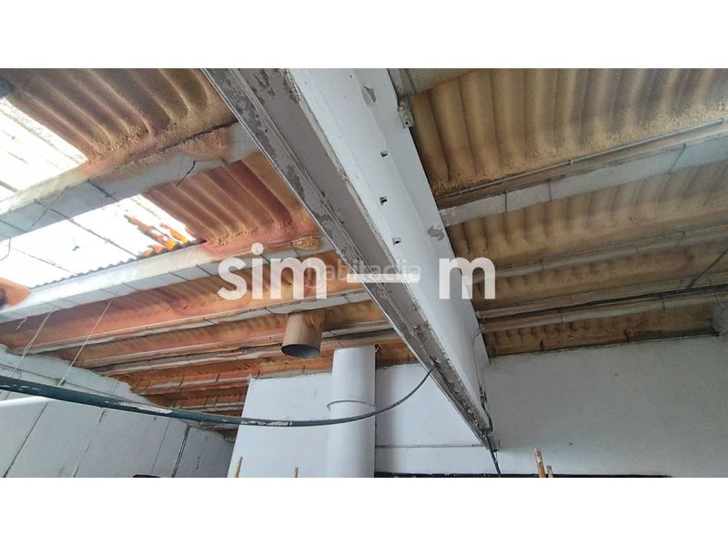 Foto 7ab06df1-5d2b-4868-96b5-dba005075116. Lloguer nau industrial a Caputxins-Ambulatori Vic