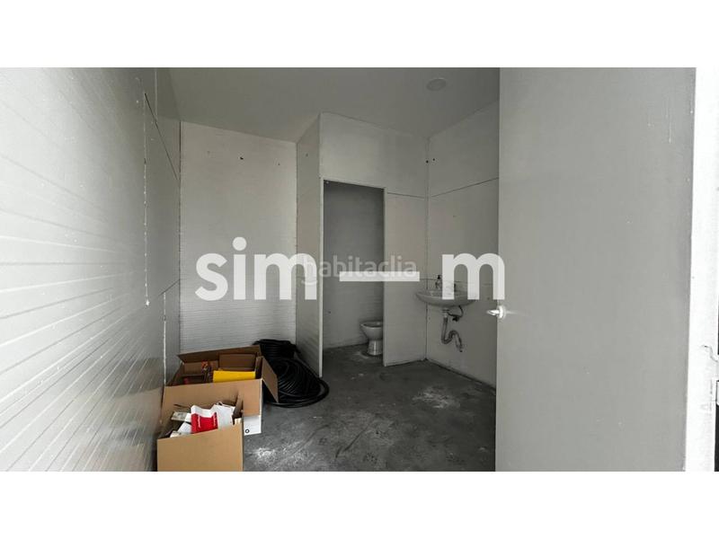 Foto 50119fb6-65f6-4749-a302-53af12a53328. Lloguer local comercial a Estadi-Santa Anna Vic