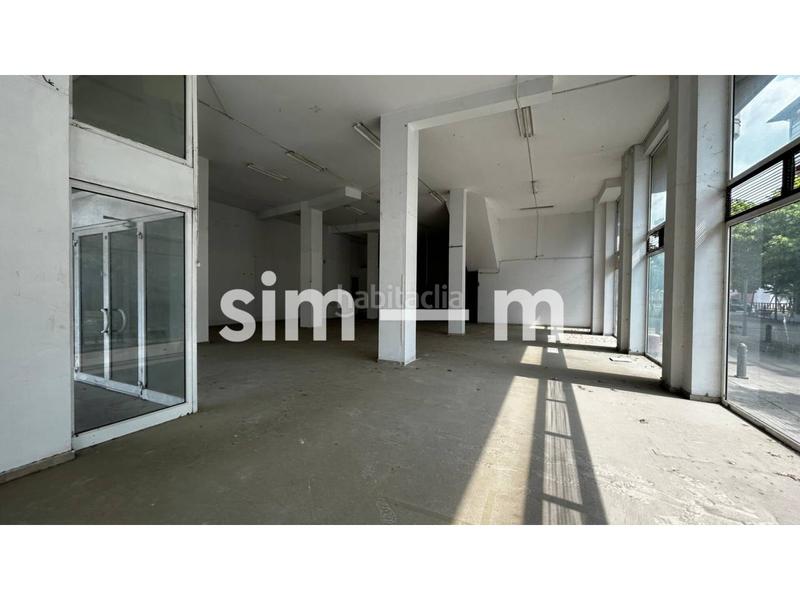 Foto d5d116b4-5358-4a2d-a702-1255e589103f. Lloguer local comercial a Caputxins-Ambulatori Vic