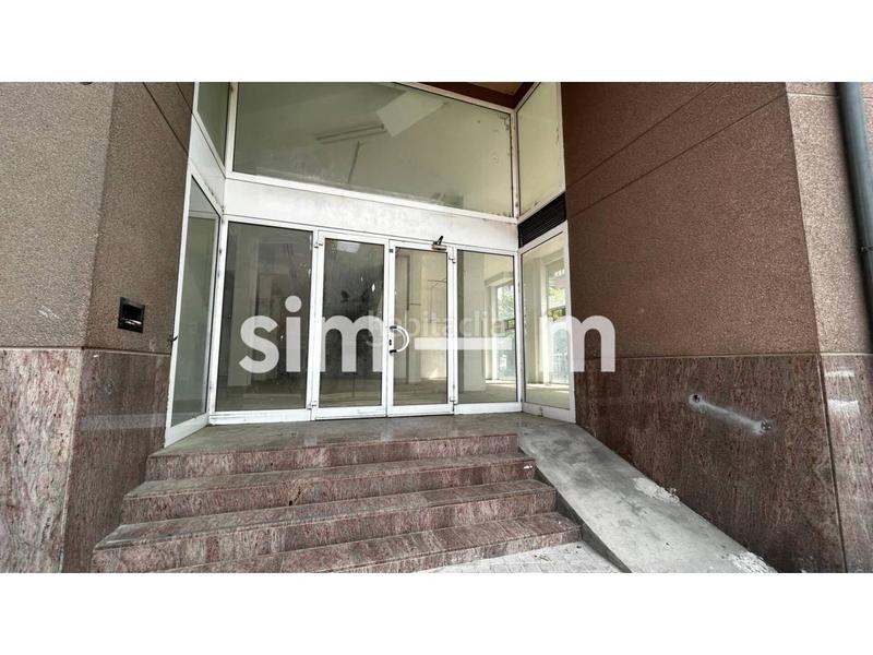 Foto 39af76a1-318c-4858-aa10-2c7602d5a49d. Location local commercial dans Caputxins-Ambulatori Vic