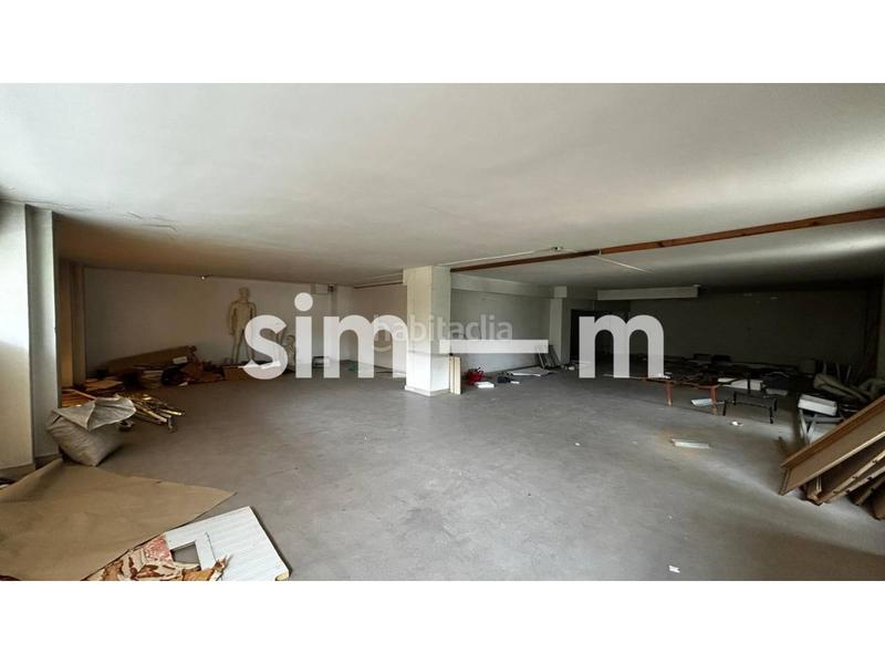 Foto 0876d881-864d-4a44-8cfc-3b7485ec0ec7. Alquiler local comercial local en alquiler zona capuchinos en Vic