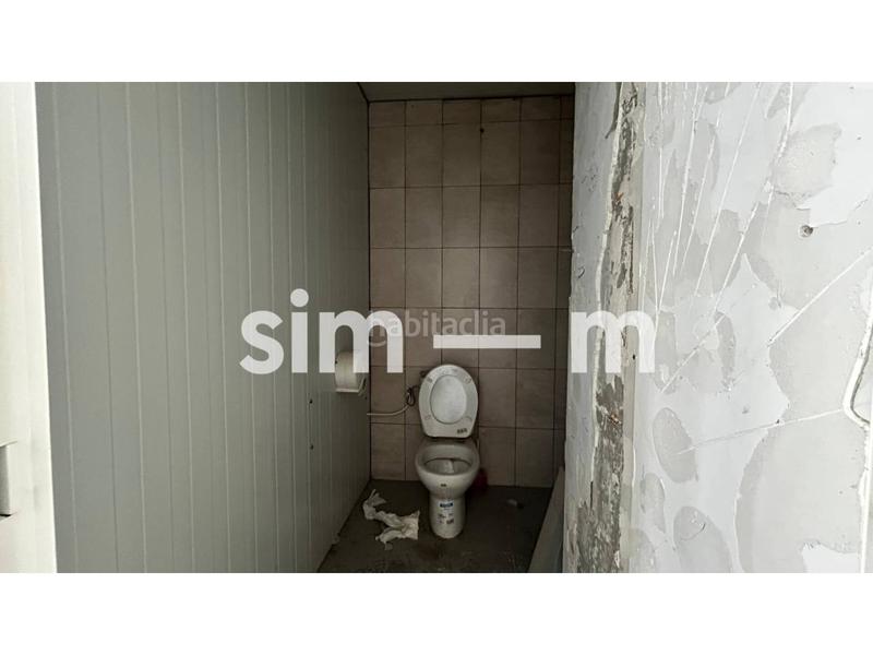 Foto 95e08449-9935-48df-bd89-e4c2a6964827. Alquiler local comercial local en alquiler zona capuchinos en Vic