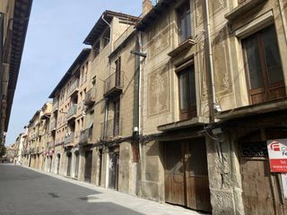 Casa a Calle nou 121. Edificio en venta  zona centro