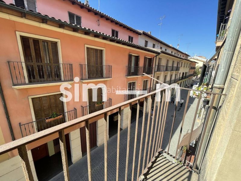 Foto b5b851d5-00d5-4b53-8c25-c8b04dd1e80b. Casa en calle nou 121 edificio en venta zona centro en Vic