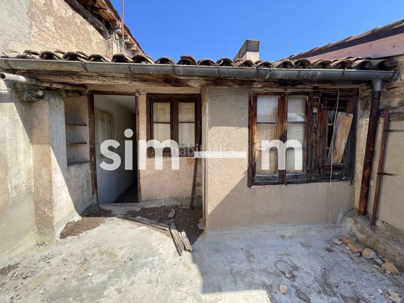 Foto f438caab-c753-44bd-8ed7-3e9227795d3a. Casa en calle nou 121 edificio en venta zona centro en Vic