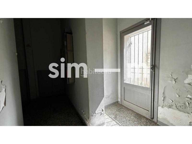 Foto 43a90138-a4c1-4043-85e1-a6ac9edce891. Alquiler local comercial en major 35 local en alquiler zona centro en Tona