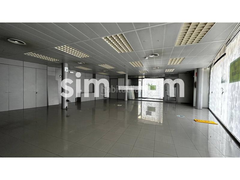 Foto 7efc167f-076f-4002-a1a5-8f7eeeef118e. Alquiler local comercial en major 35 local en alquiler zona centro en Tona