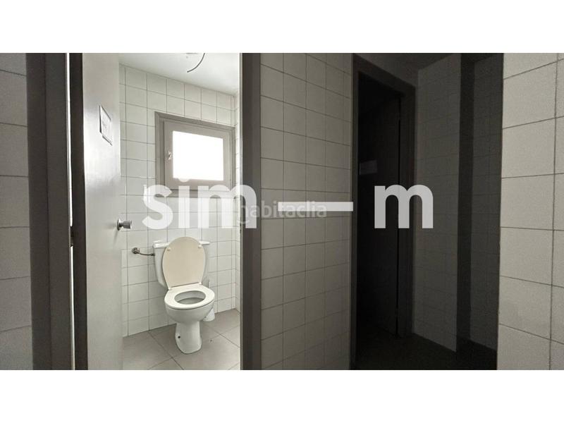Foto 870549aa-7ffe-4025-970a-6ee65d521e3d. Alquiler local comercial en major 35 local en alquiler zona centro en Tona