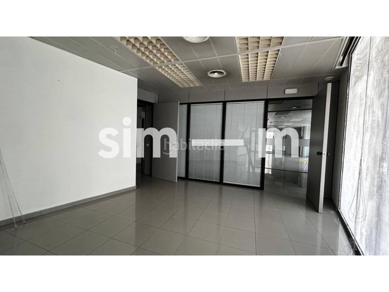 Foto bfe2e050-07d3-45be-87a1-3e5ffdb25898. Alquiler local comercial en major 35 local en alquiler zona centro en Tona