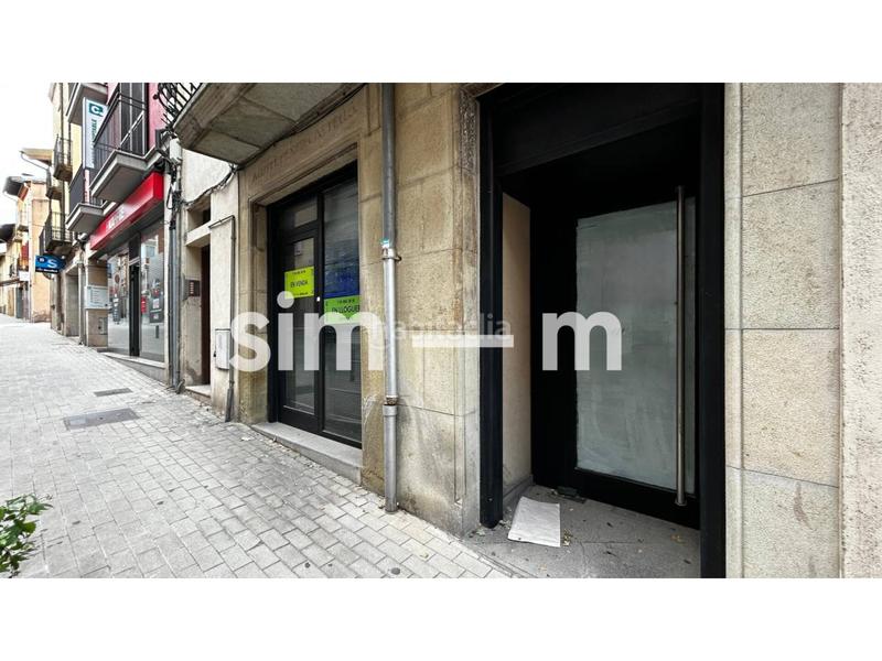 Foto 5ad85ef2-1fb4-422e-bc34-67155d4c2f6a. Local comercial en major 42 local en venta zona centro en Tona