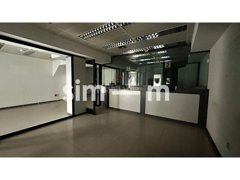 Foto e81f45d4-ece8-402b-93cd-4477e2ec83e8. Local comercial en major 42 local en venta zona centro en Tona