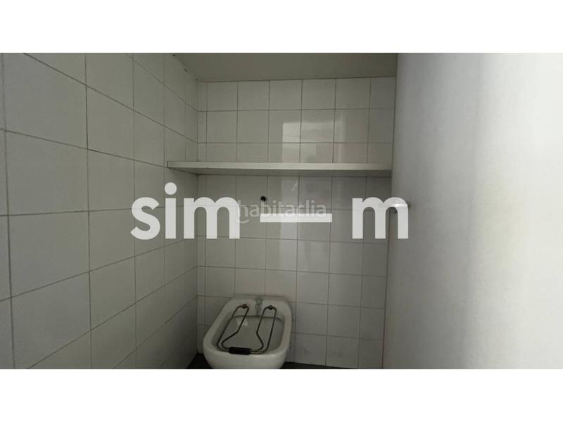 Foto 2c63ae88-dd8d-44de-8e8e-cbefadd5d4b4. Affitto locale commerciale in Estadi-Santa Anna Vic